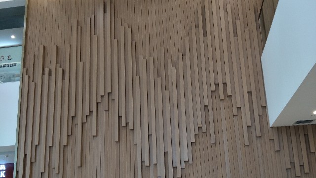 木紋鋁方管不僅做吊頂棒,做墻面也很贊-海上明珠影視城
