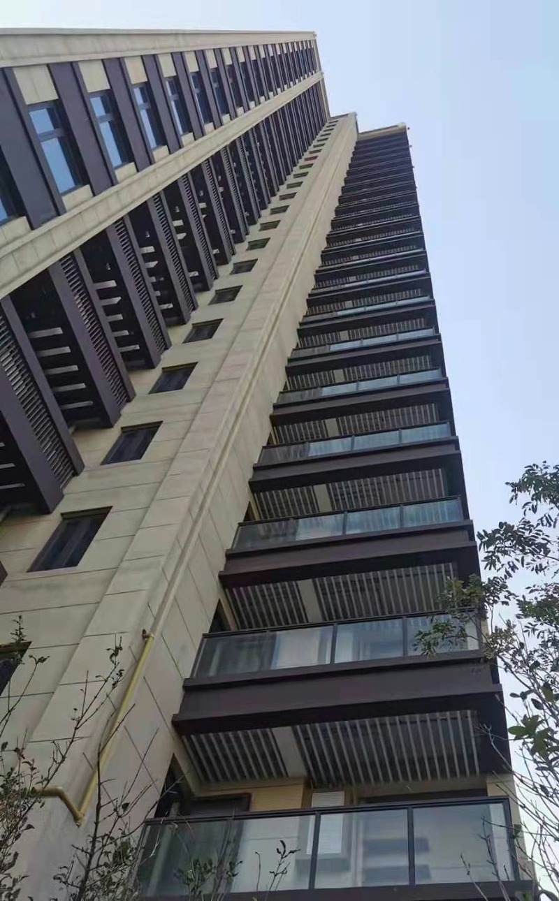 陽(yáng)臺(tái)40?40白色方通@中滬世業(yè)