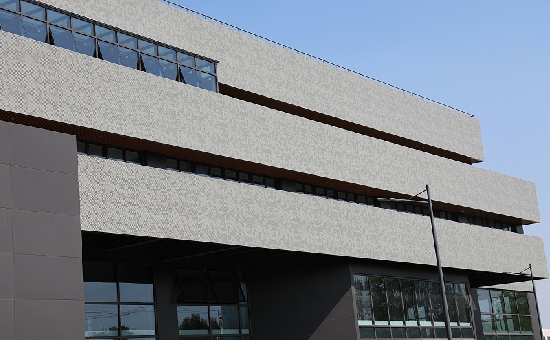 廠家定制沖孔鋁單板