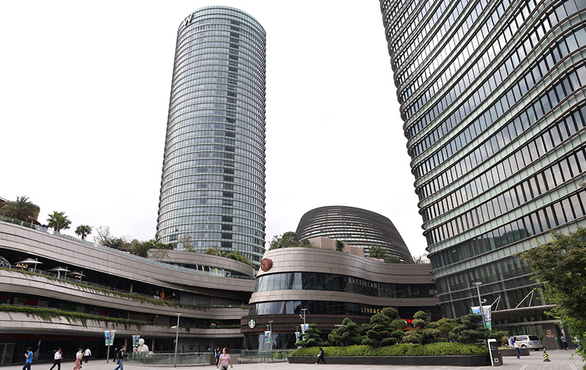 上海浦西白玉蘭廣場(chǎng)型材鋁方通